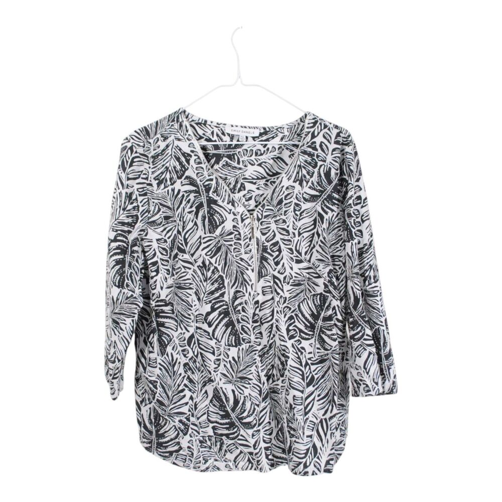 Emily Daniels Black And White Floral Short Sleeve Top | Women's Petites PXL - Picture 2 of 9